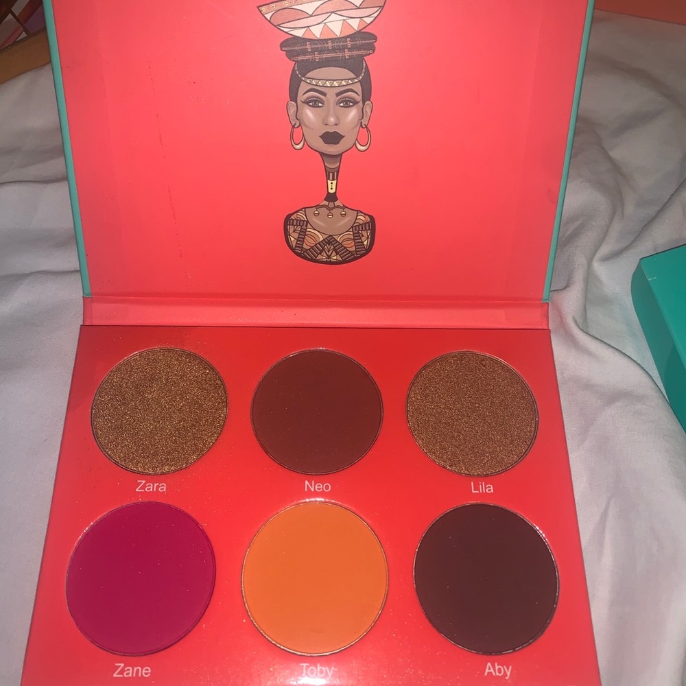 Blush palette